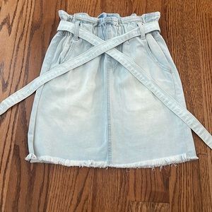 So light wash denim mini skirt, like new, (size:1)